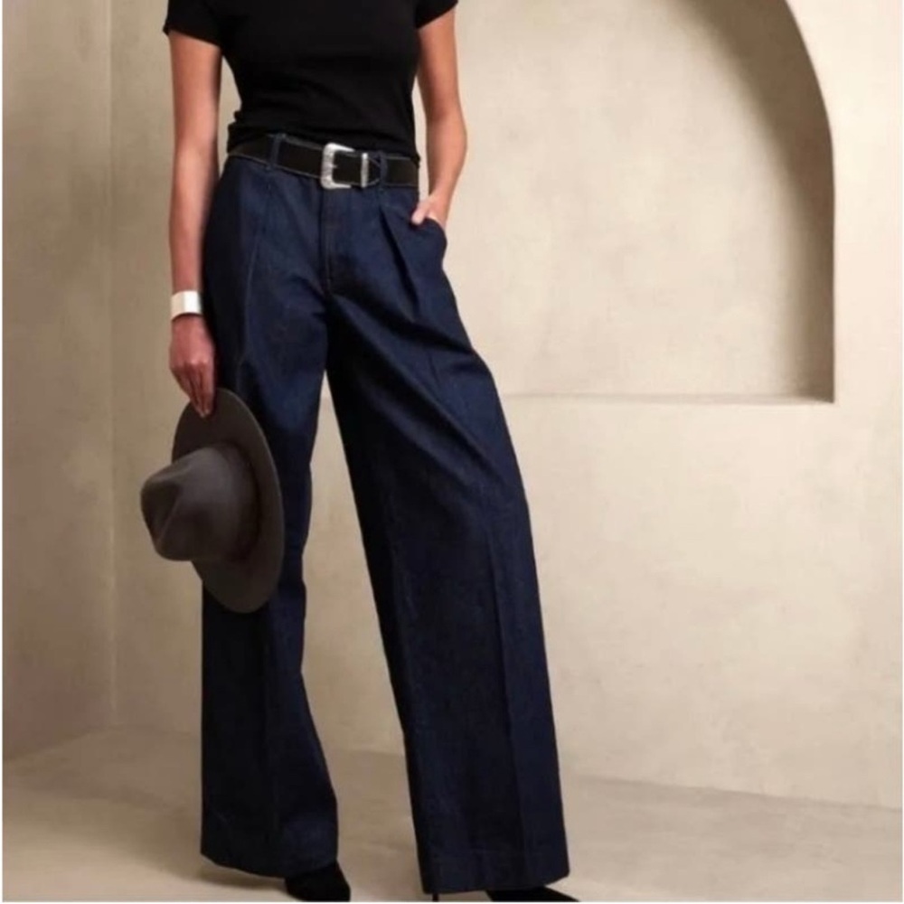 Beautiful pleated wide leg jeans